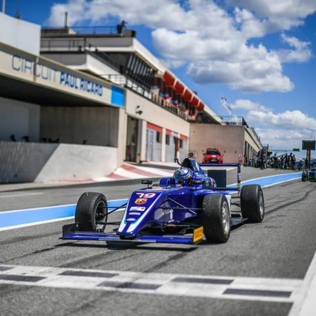 My kind of Sundays!
🏁 🇬🇷
@crammotorsport || @f4_italian_championship
.
.
.
#ItalianF4 #ItalianFormula4 #italianf4byabarth #abarth #GeorgisMarkogiannis #GBOY #GBOYRacing #RoadToF1 #racing #markaalen #paulricard #pirelli