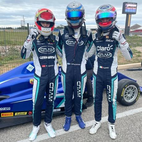 The Blue Boys!
🏁🏁
#cram #ItalianF4 #blueboys #RoadToF1 #italianf4byabarth #abarth #GeorgisMarkogiannis #Markogiannis #GBOY #GBOYRacing #racing #CRAMMotorsport #makaalen #pirelli #teammates